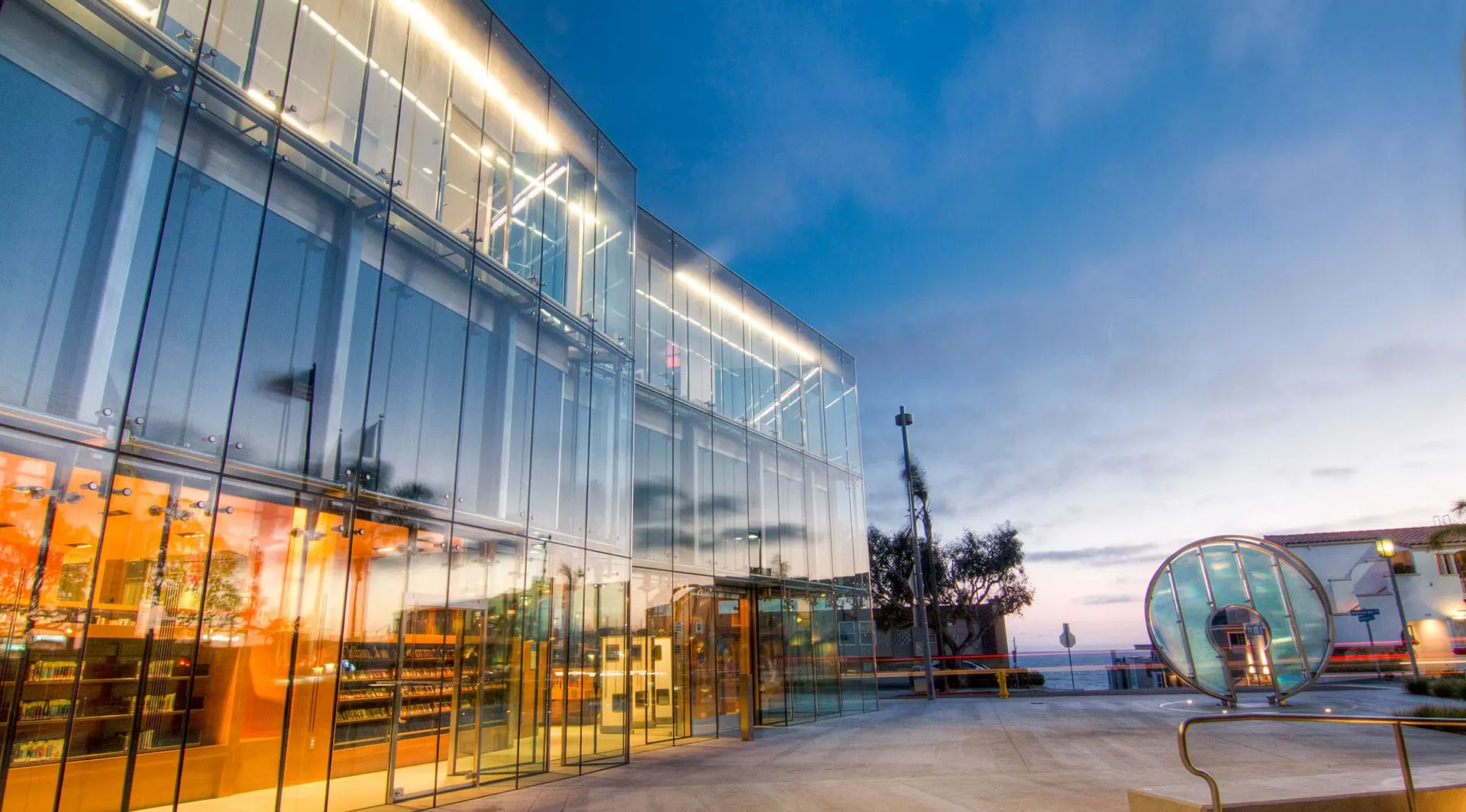 Manhattan Beach Public Library
