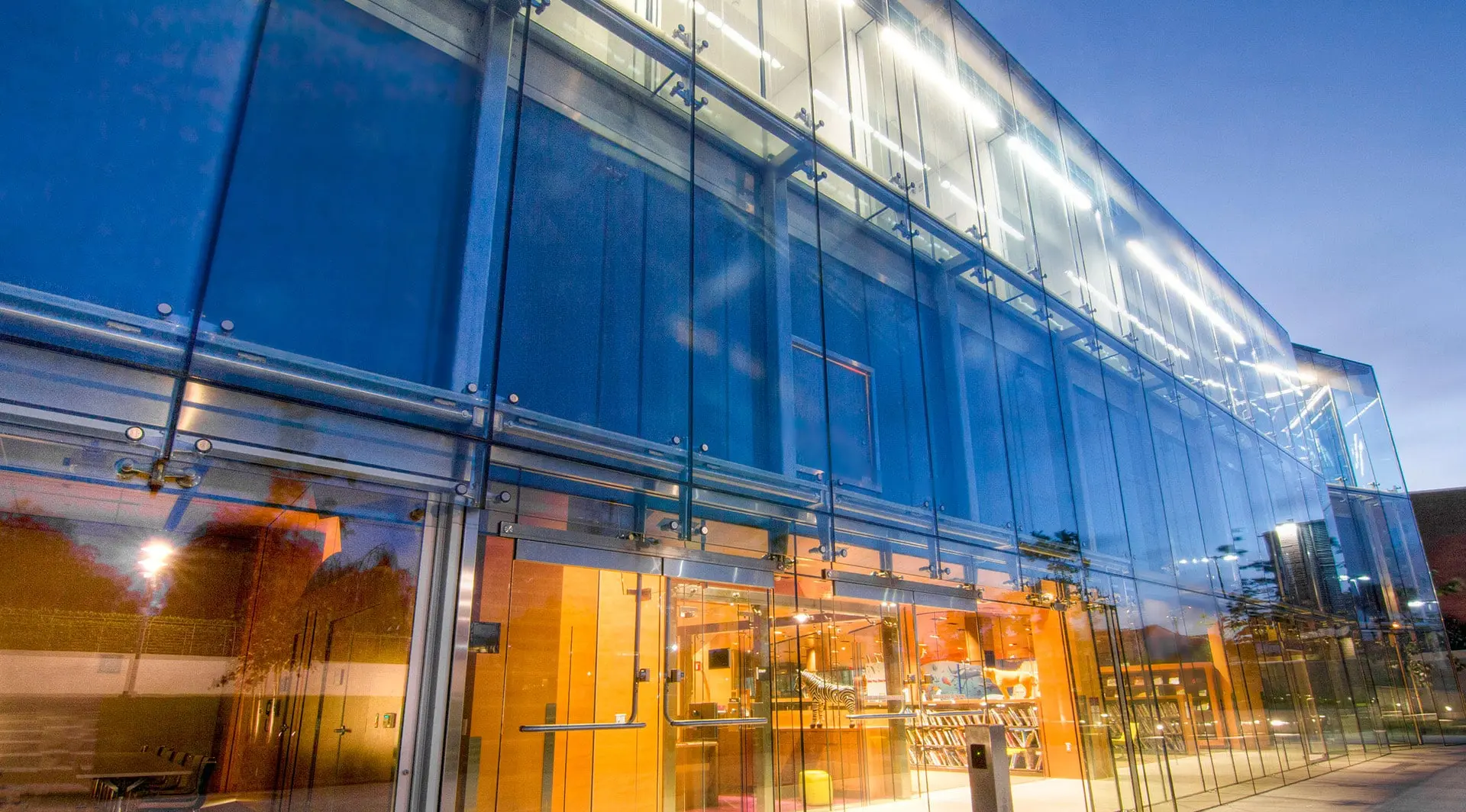 Manhattan Beach Public Library