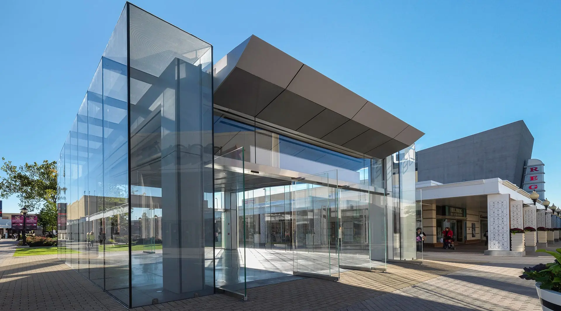 Westfield Old Orchard Glass Cube